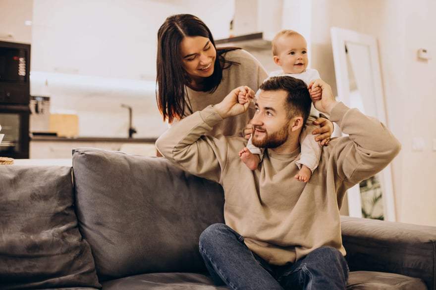 Familia que vive en un comunidad planeada