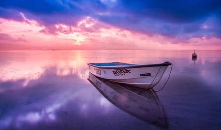 beach-boat-dawn-128302